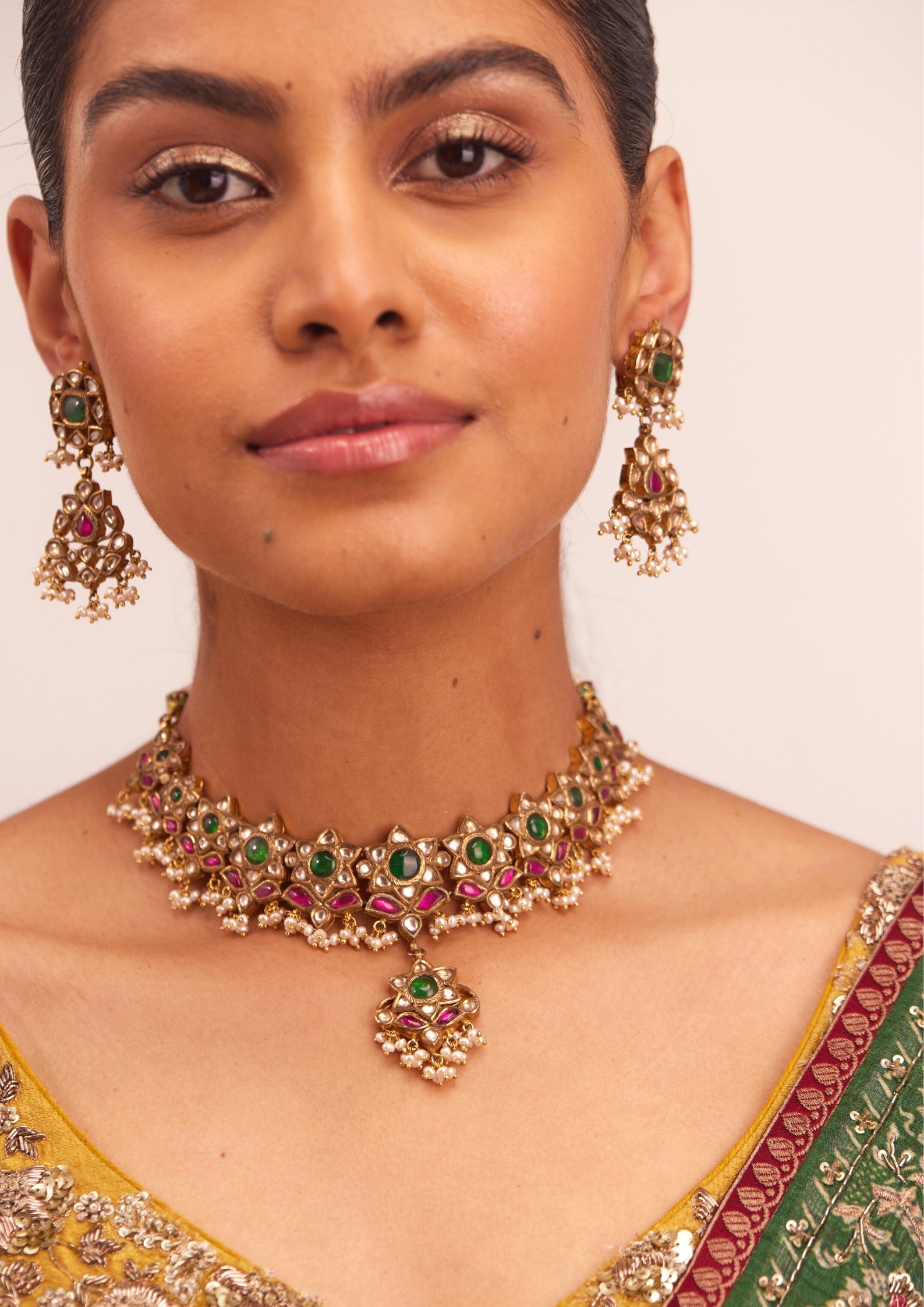 925 Silver Parasvaya Floral Necklace Set - Amrrutam