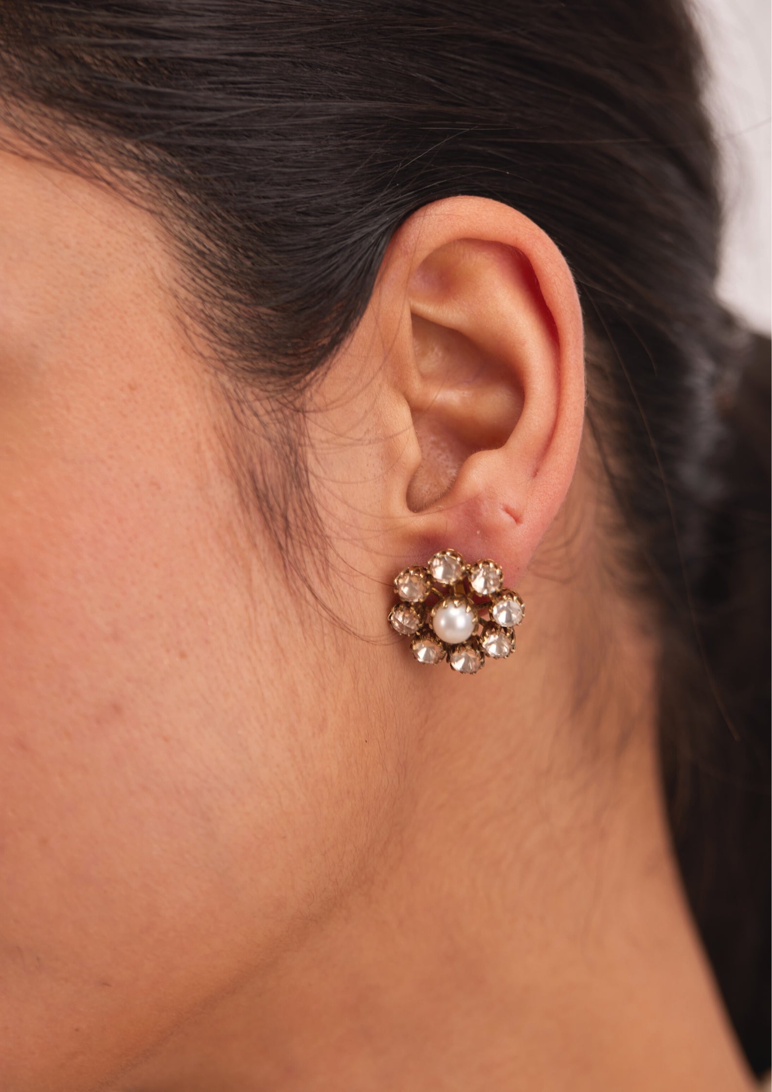 925 Silver Asitva Pearl Stud Earring - Amrrutam