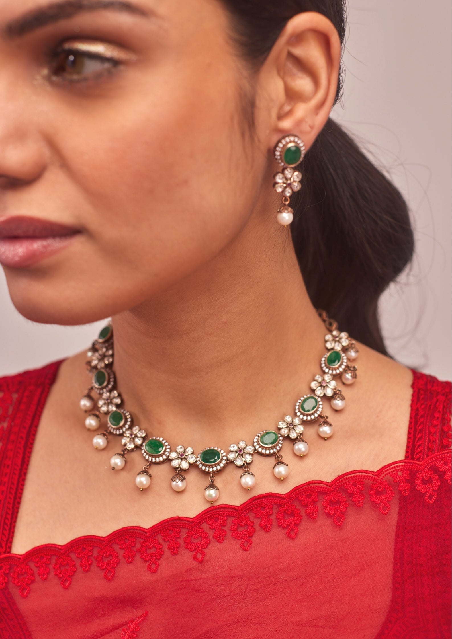 925 Silver Busharya Emerald Pearl Necklace Set - Amrrutam