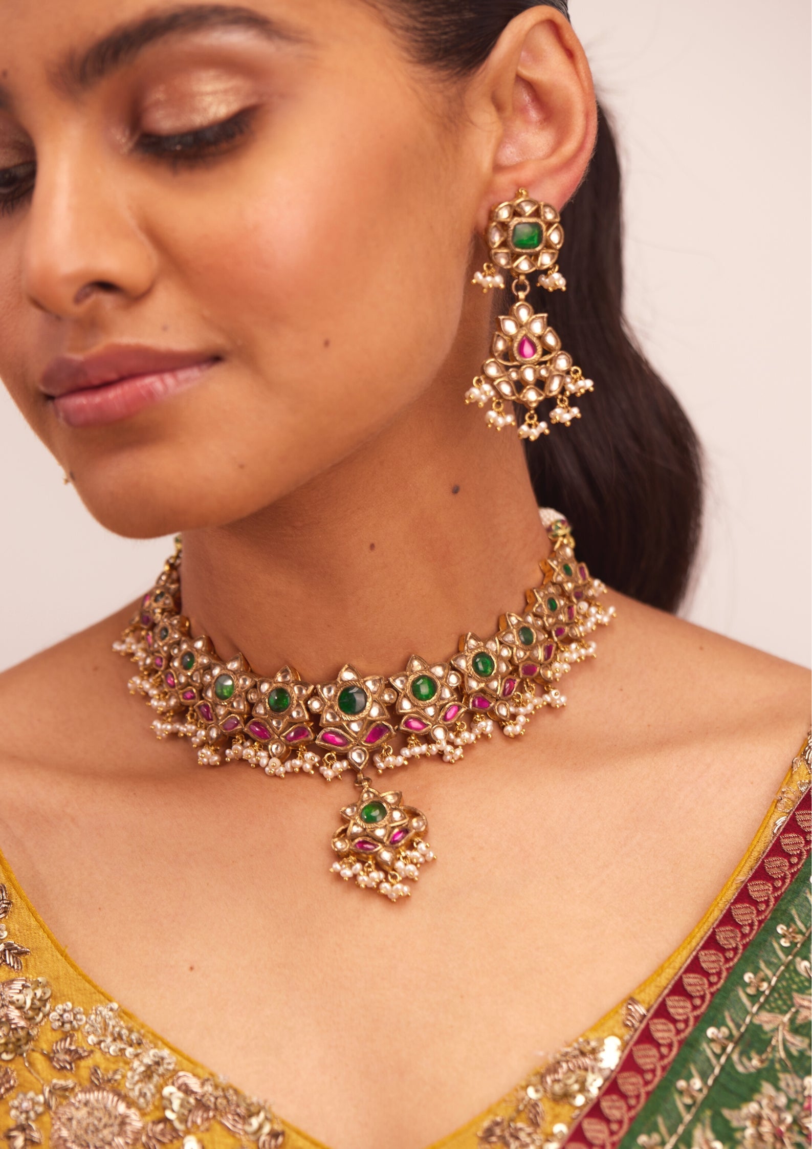 925 Silver Parasvaya Floral Necklace Set - Amrrutam