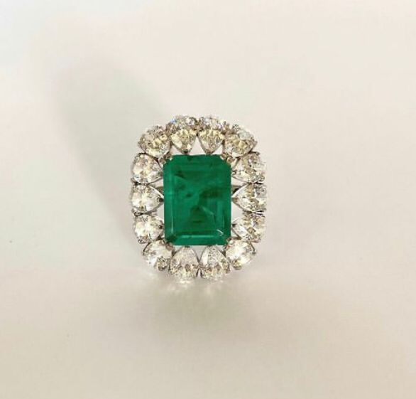 925 Silver Emerald Cocktail Ring - Amrrutam