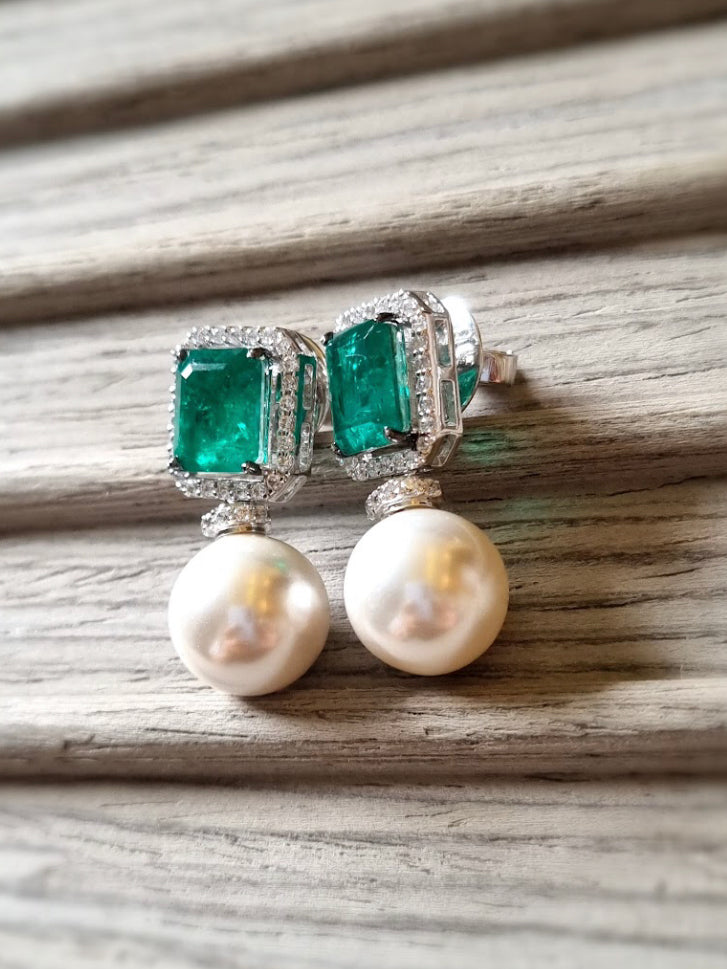 925 Silver Hazel Emerald Pearl Drop Earring - Amrrutam 