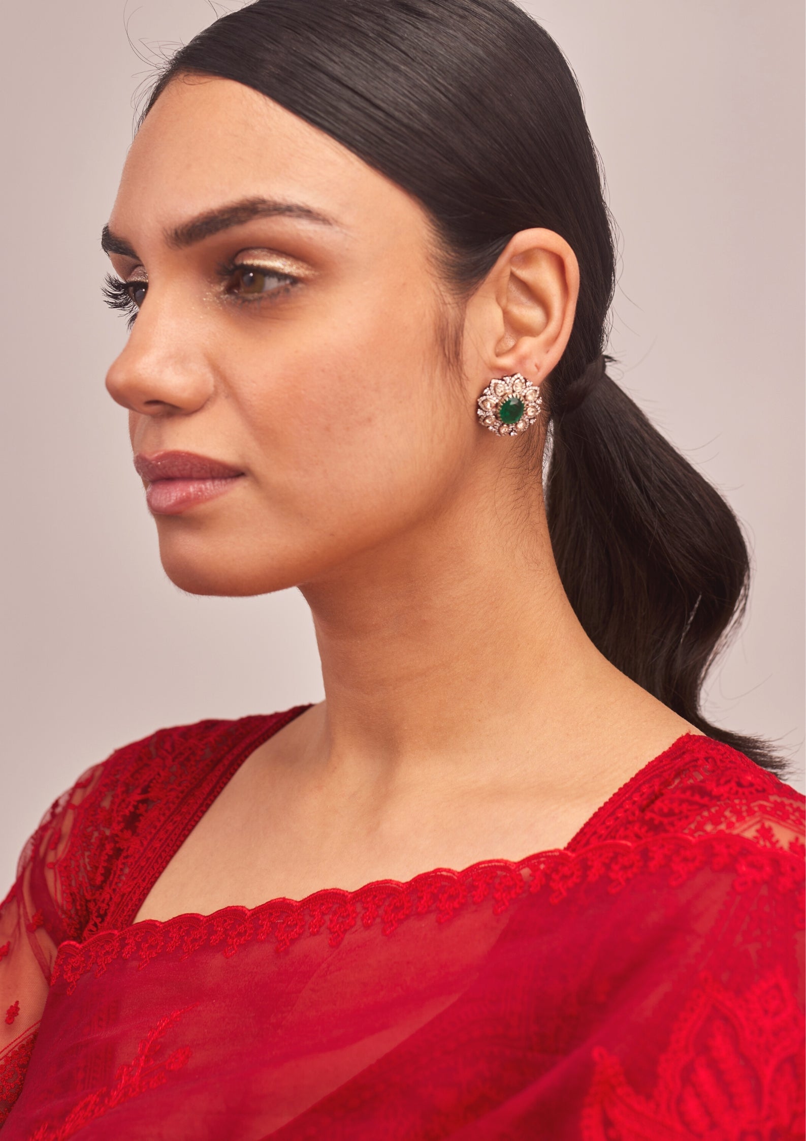 925 Silver Kisah Emerald Stud Earring - Amrrutam