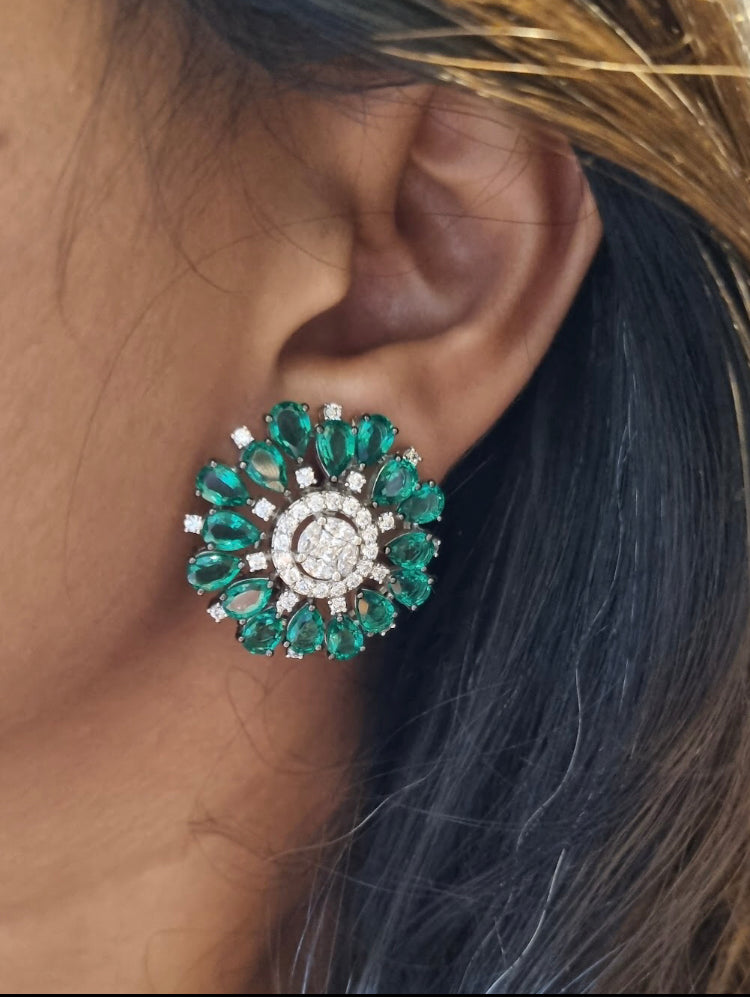925 Silver Maya Emerald Stud Earring - Amrrutam 