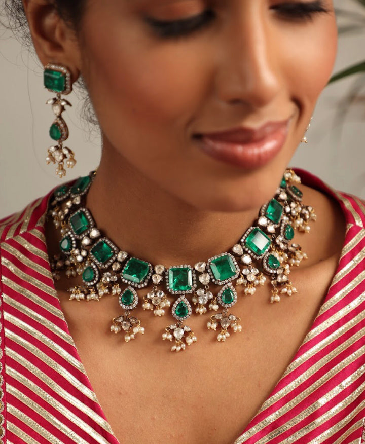 925 Silver Emerald Victorian Sasha Choker Necklace Set - Amrrutam 