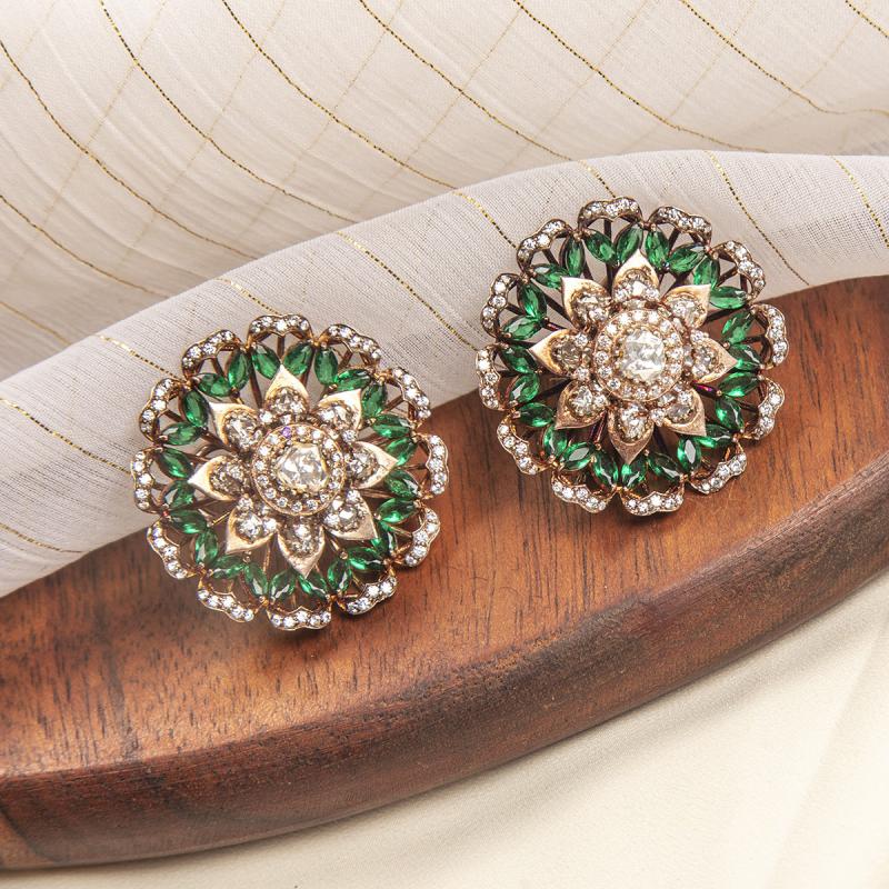 925 Silver Malkiya Emerald Stud Earring - Amrrutam 