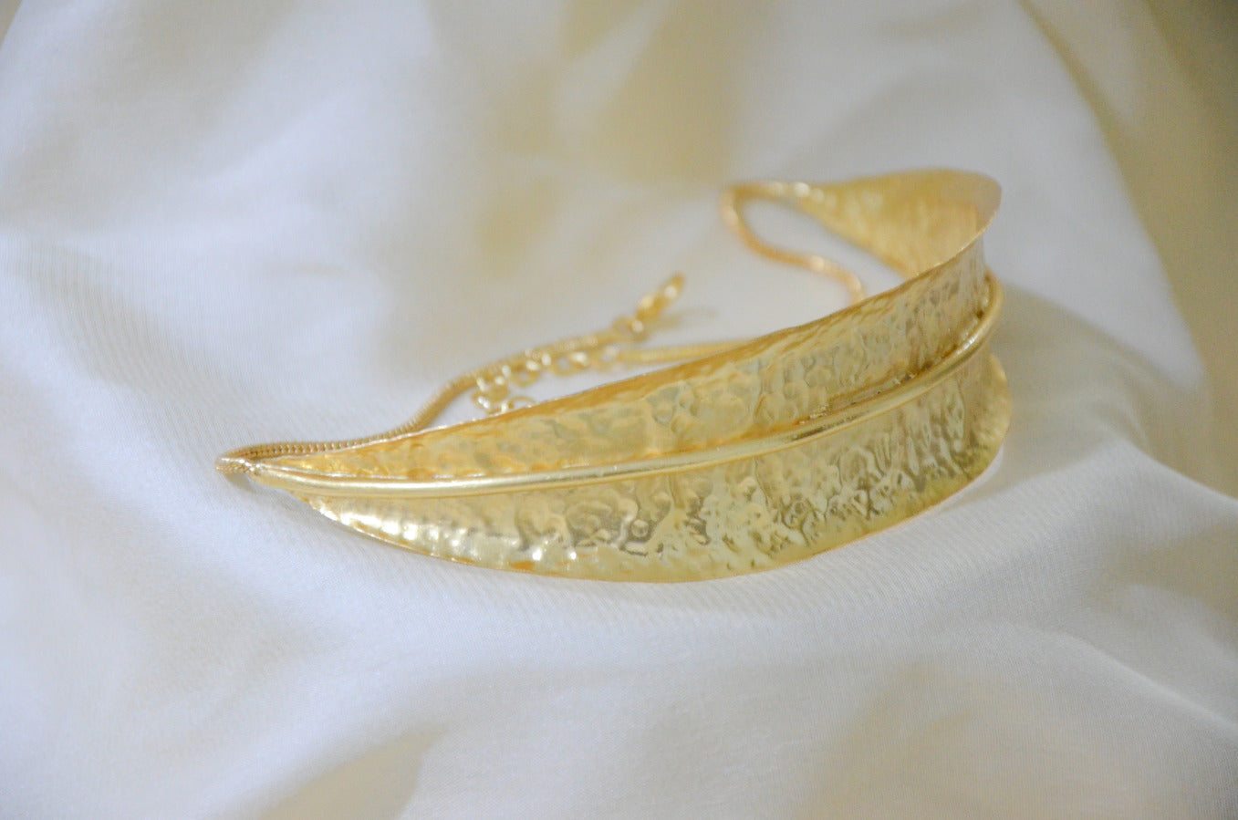 Gold Leaf Choker Necklace - Amrrutam