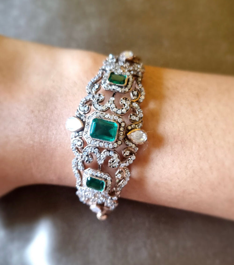925 Silver Vidhya Emerald Polki Victorian Bracelet - Amrrutam 
