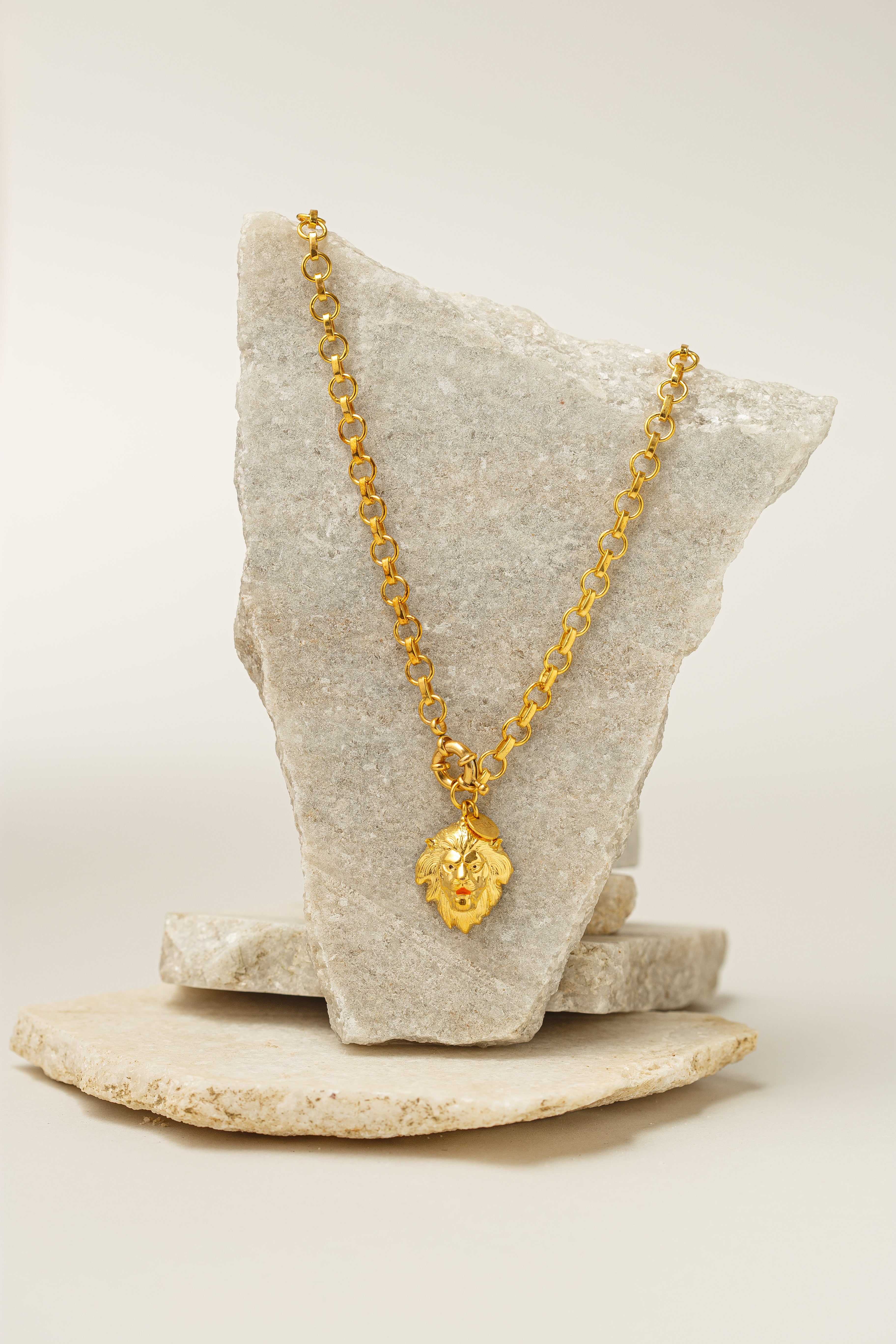 Fiertè gold necklace - Amrrutam