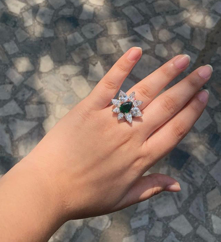 925 Silver Floral Cocktail Ring - Amrrutam