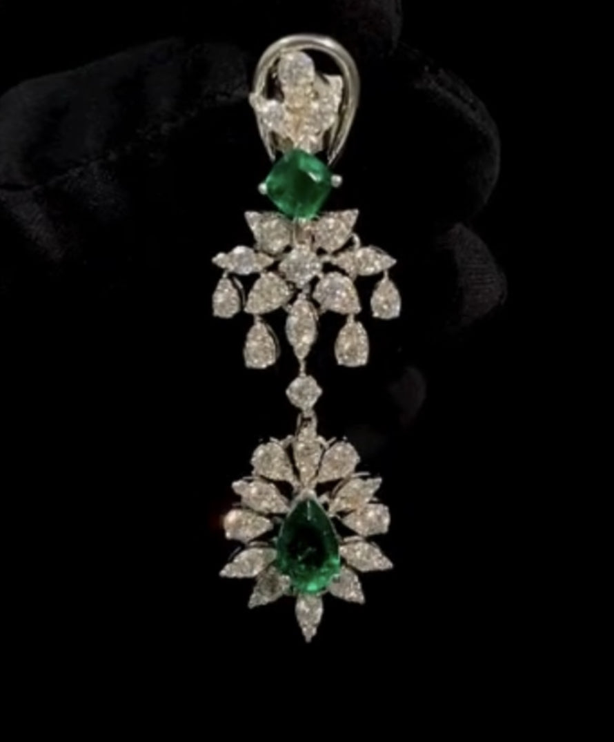 Elegant Sterling Silver Necklace Set featuring Swarovski Emerald 