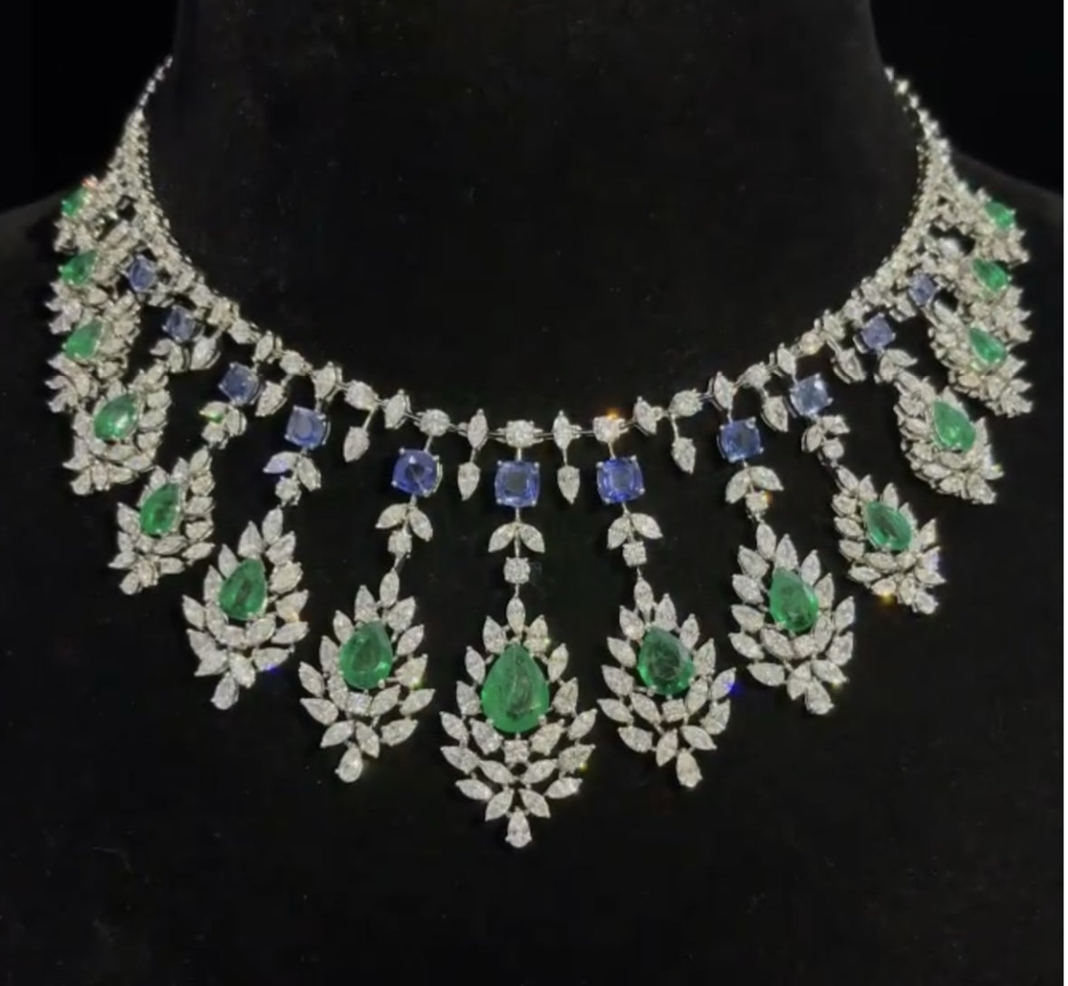 925 Silver Tanzanite & Emerald Necklace Set