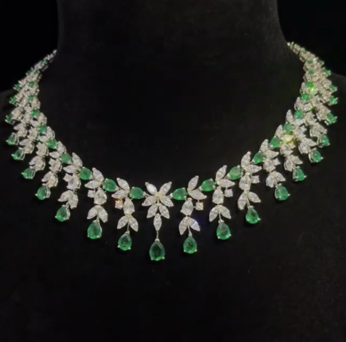 925 Silver Manek Swarovski Emerald Necklace