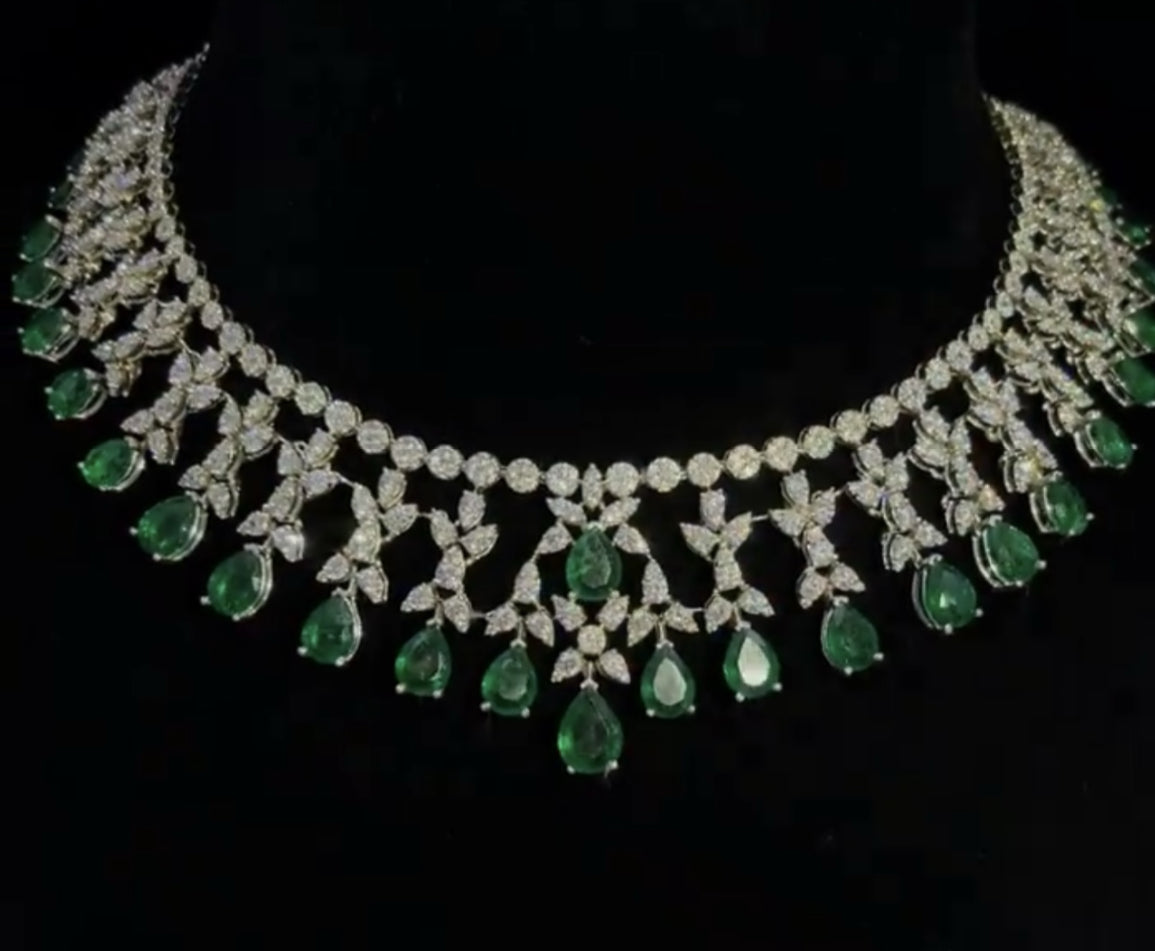 Elegant Silver Necklace Set featuring Swarovski Emerald