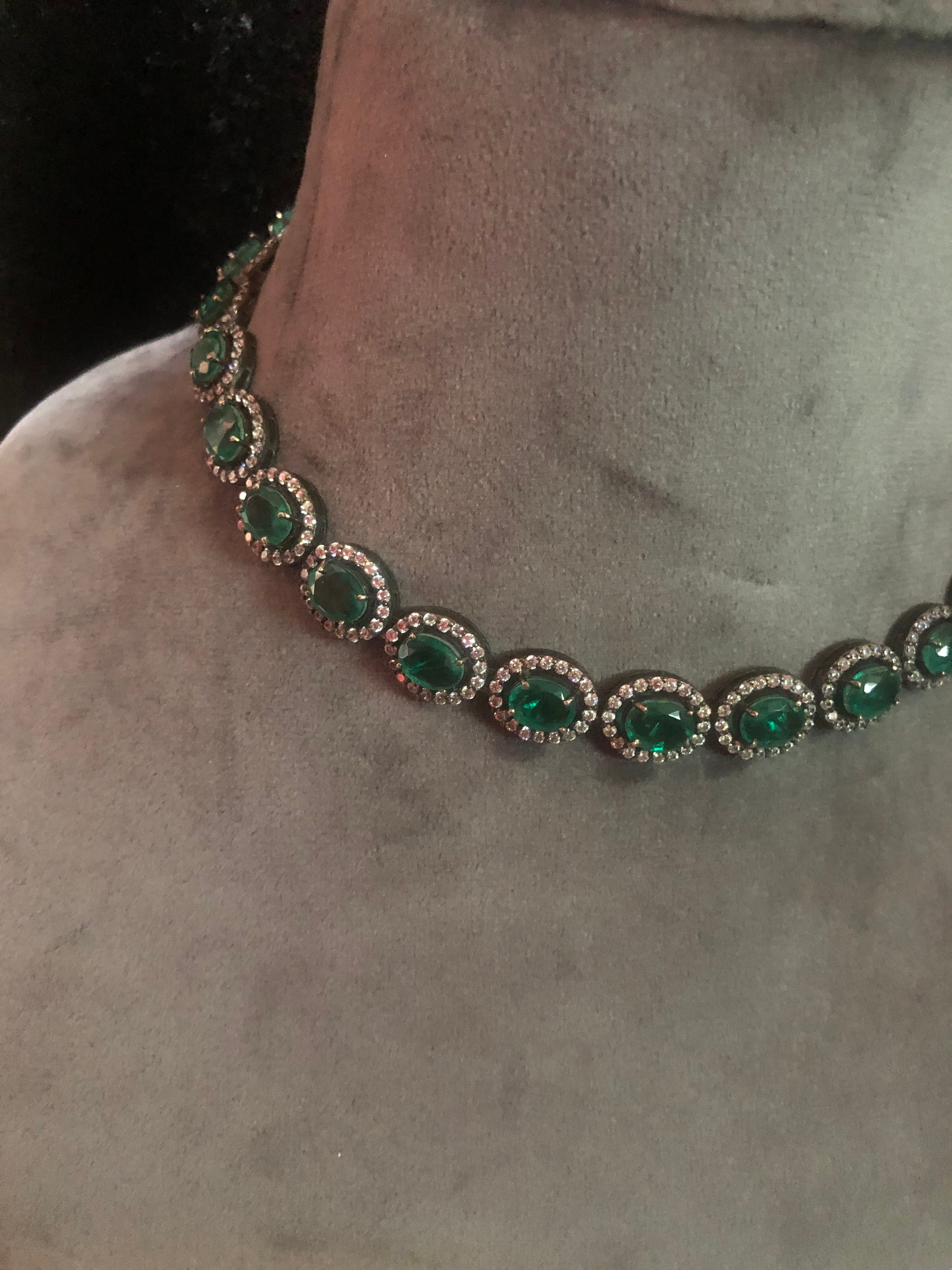 925 Silver Maahi Modern Emerald Necklace - Amrrutam Jewellery