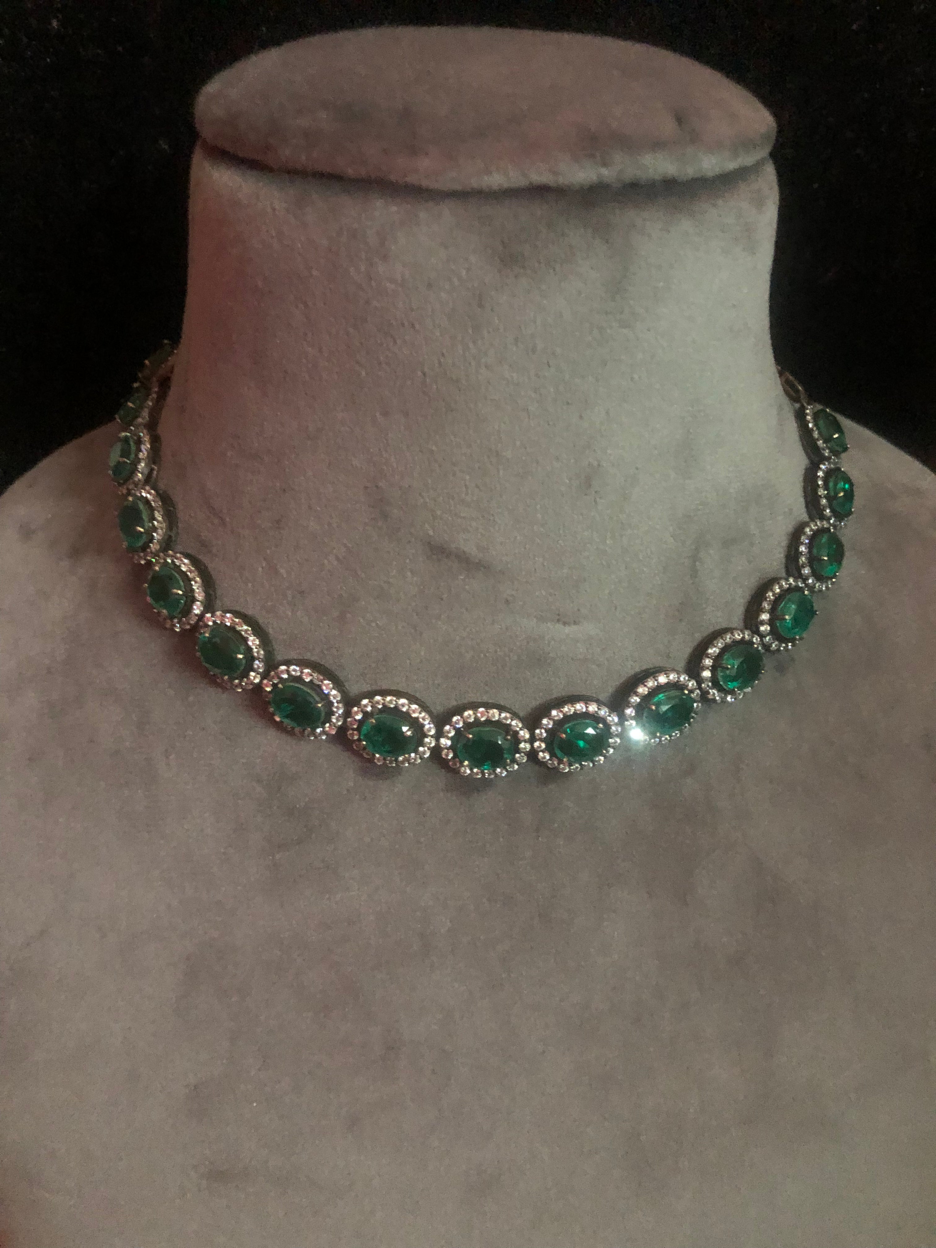 925 Silver Maahi Modern Emerald Necklace - Amrrutam Jewellery