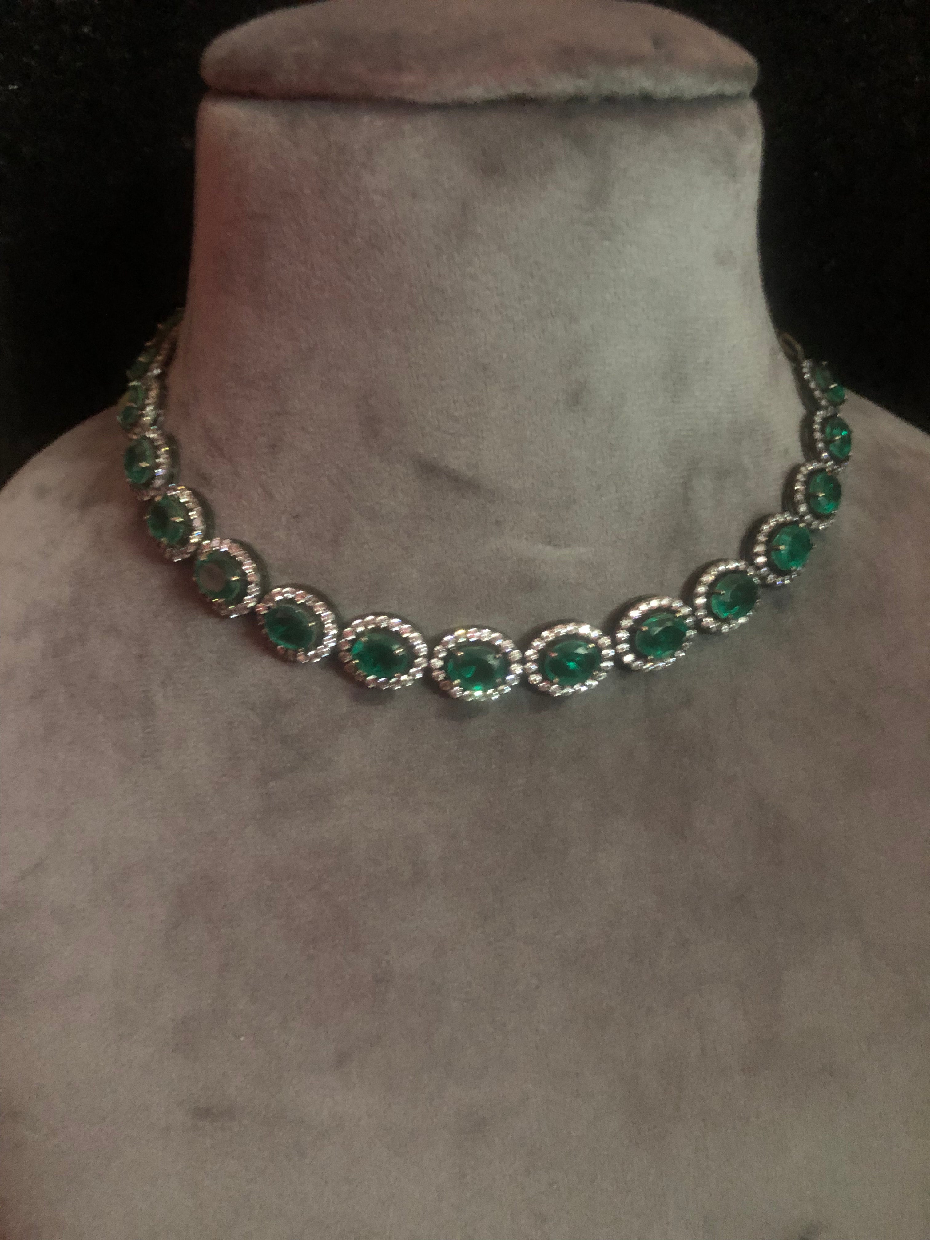 925 Silver Maahi Modern Emerald Necklace - Amrrutam Jewellery