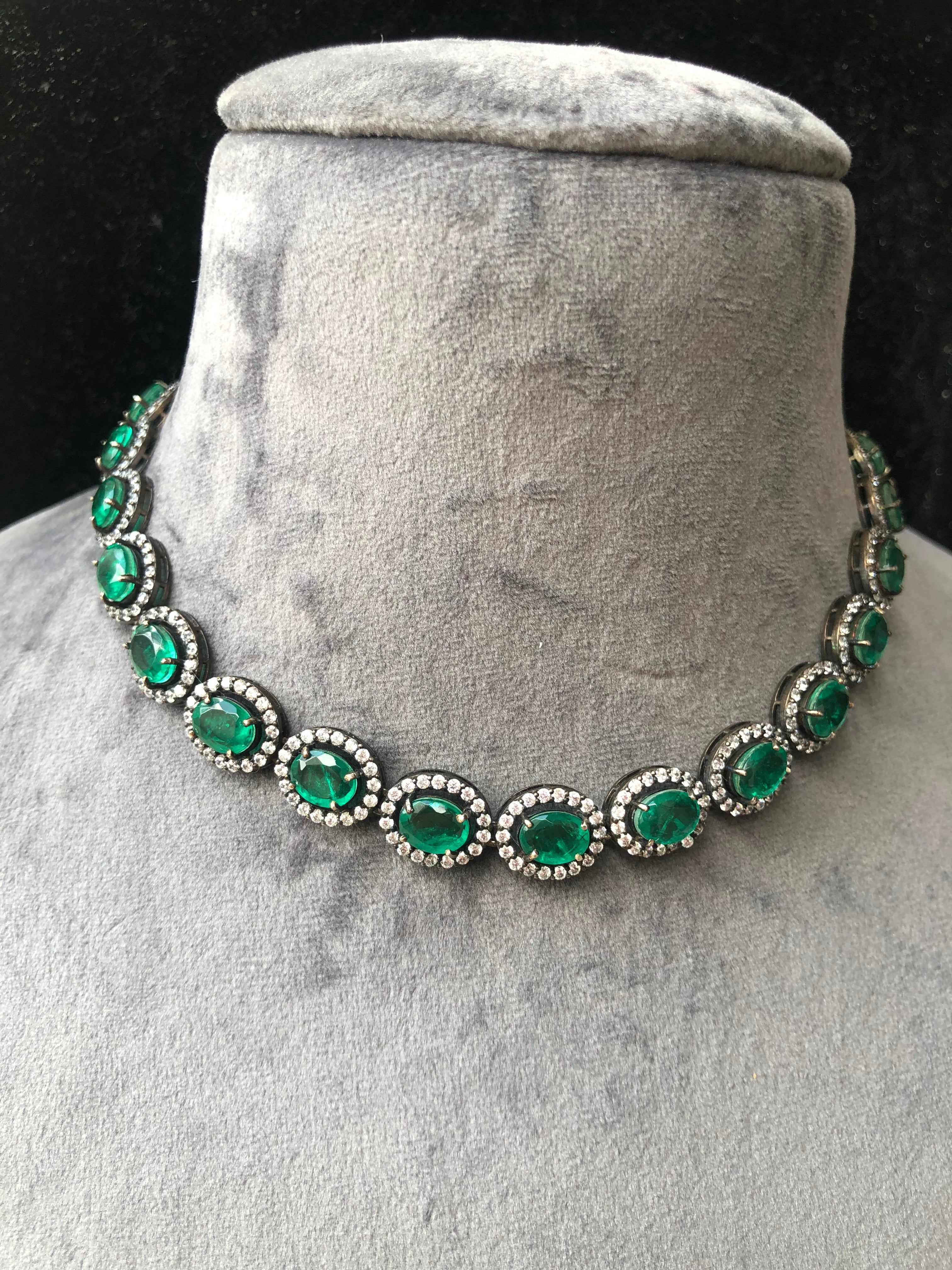 925 Silver Maahi Modern Emerald Necklace - Amrrutam Jewellery