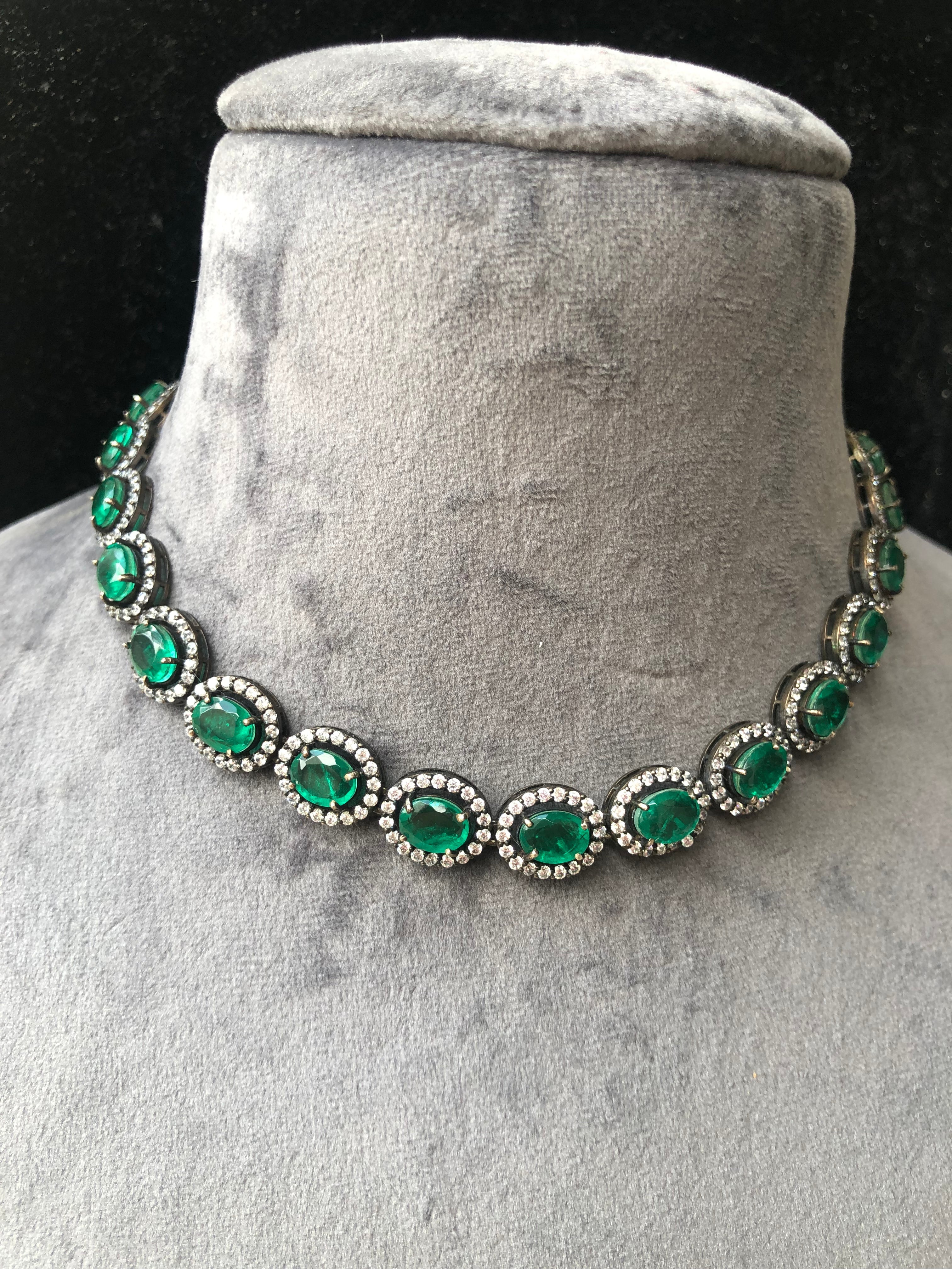 925 Silver Maahi Modern Emerald Necklace - Amrrutam Jewellery