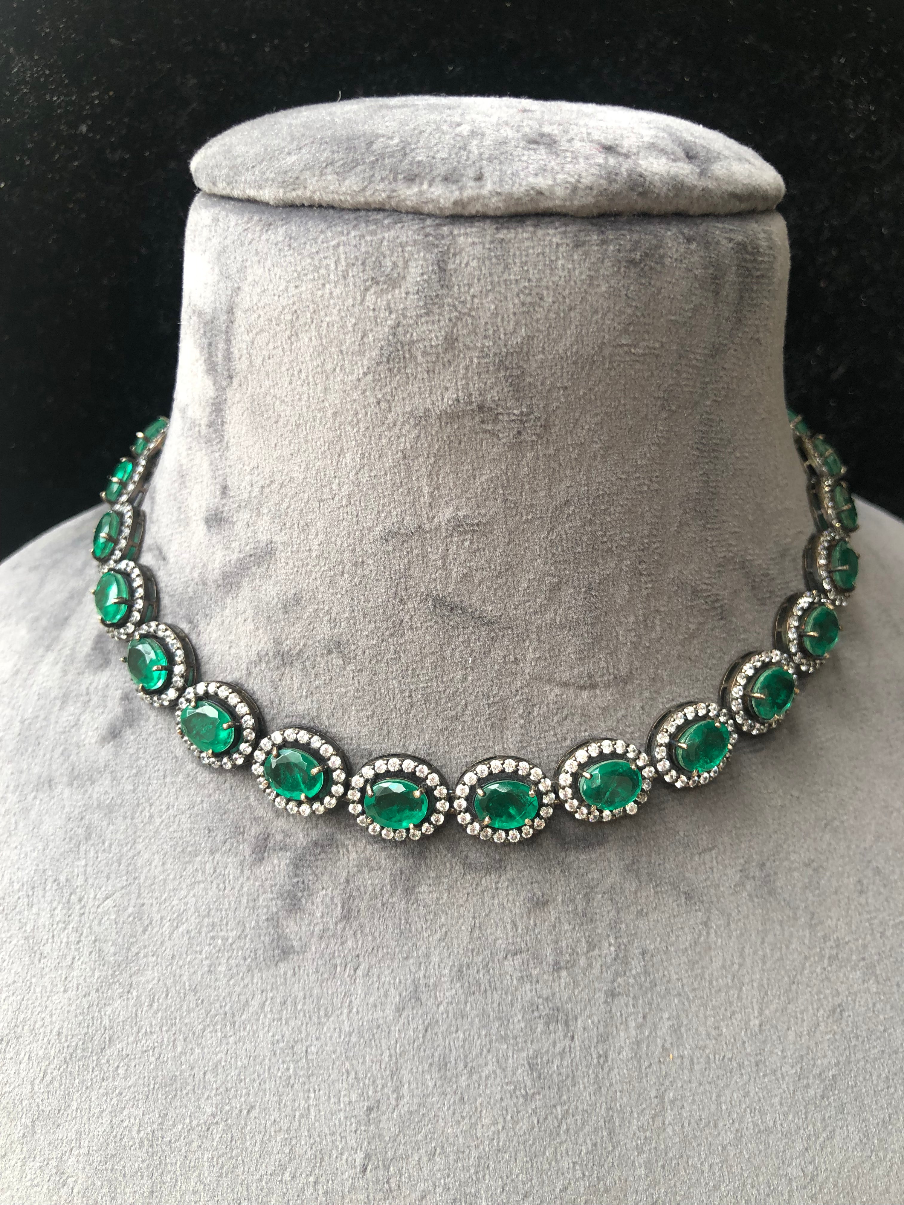 925 Silver Maahi Modern Emerald Necklace - Amrrutam Jewellery