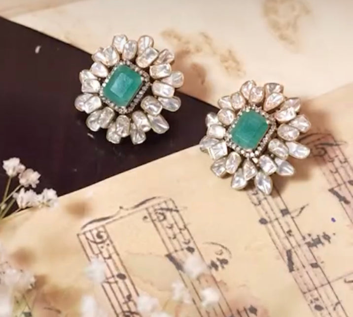 925 Silver Emerald and Uncut Diamond Stud Earring - Amrrutam Jewellery