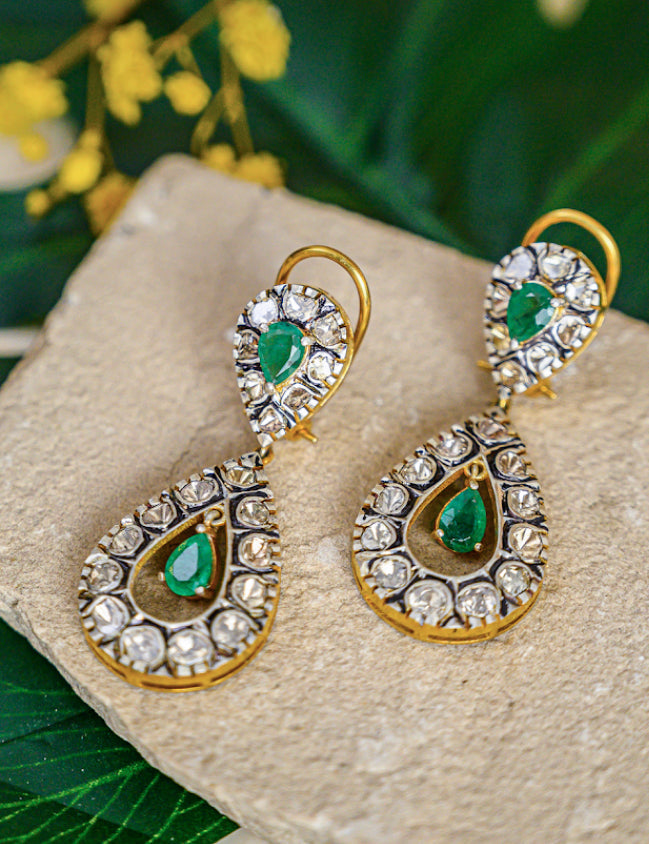 925 Silver Jivan Emerald And Uncut Diamond Drop Earrings - Amrrutam 