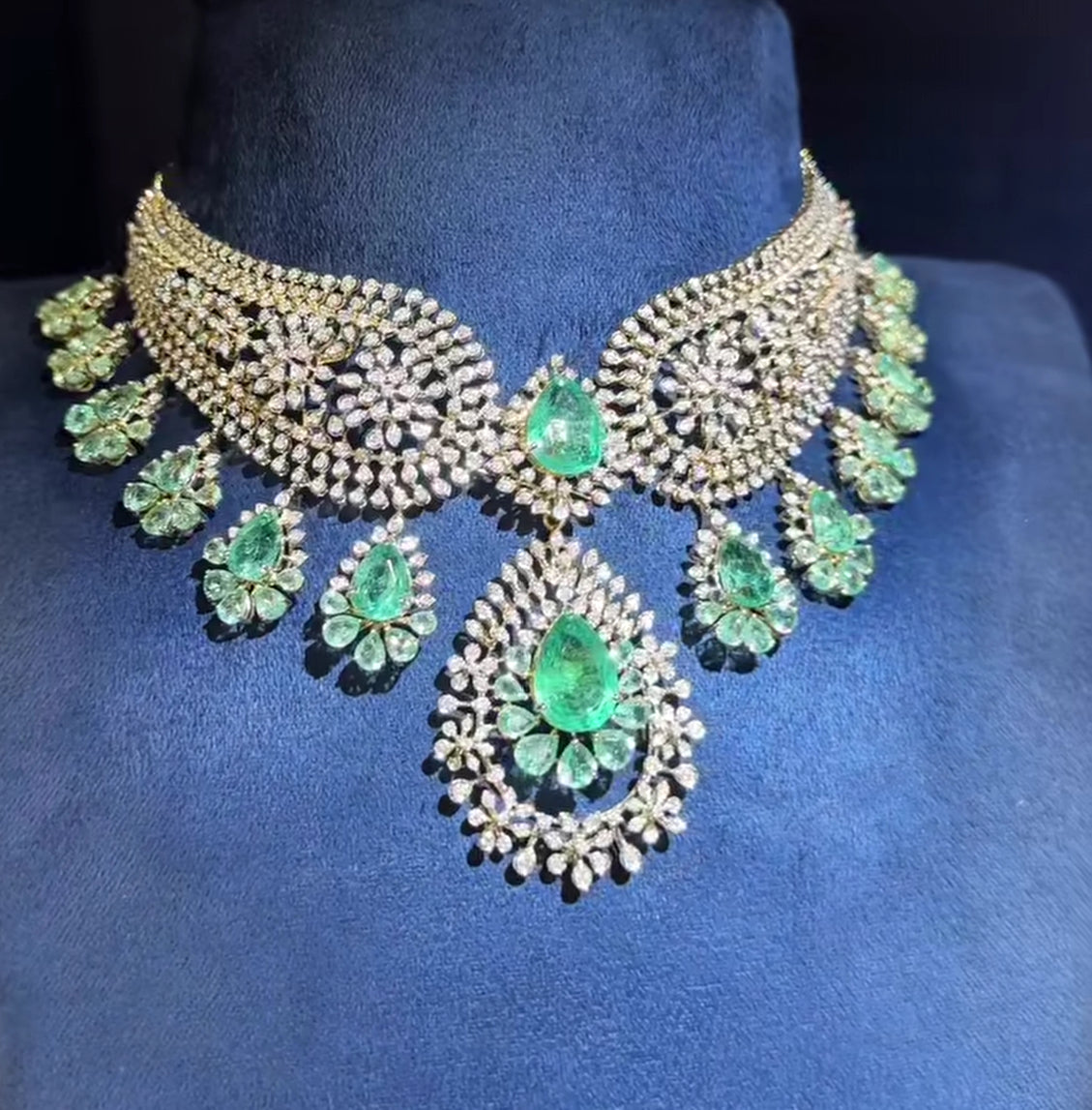 925 Silver Devasya Swarovski Emerald Collar Necklace