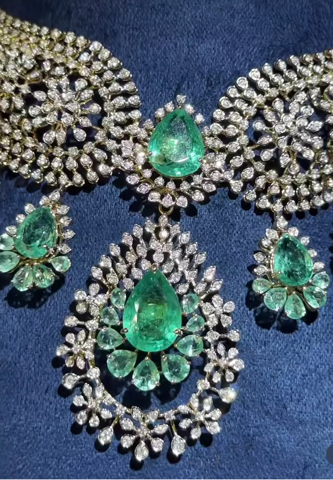 925 Silver Devasya Swarovski Emerald Collar Necklace