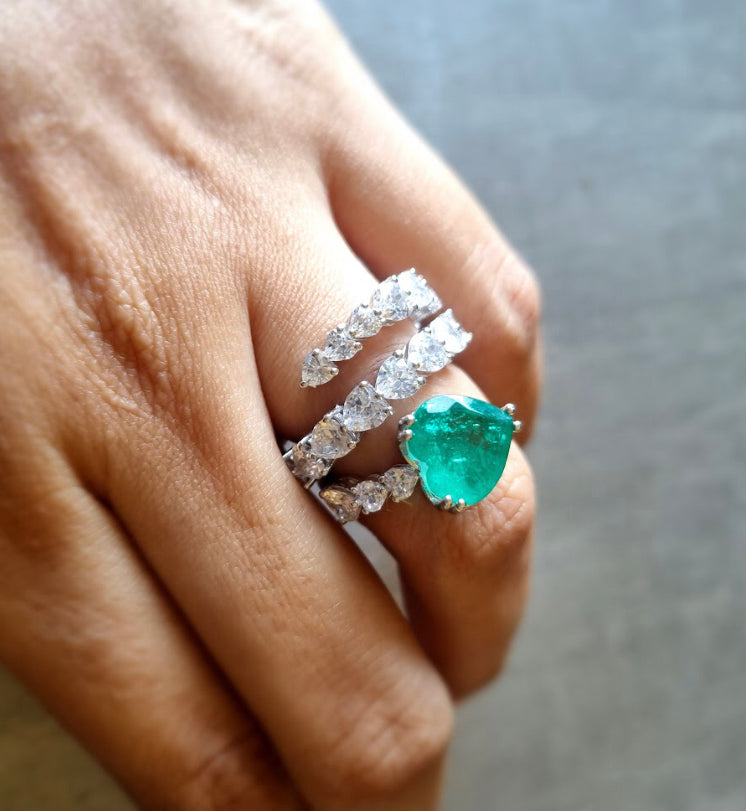925 Silver Emerald CZ Heart Ring - Amrrutam 