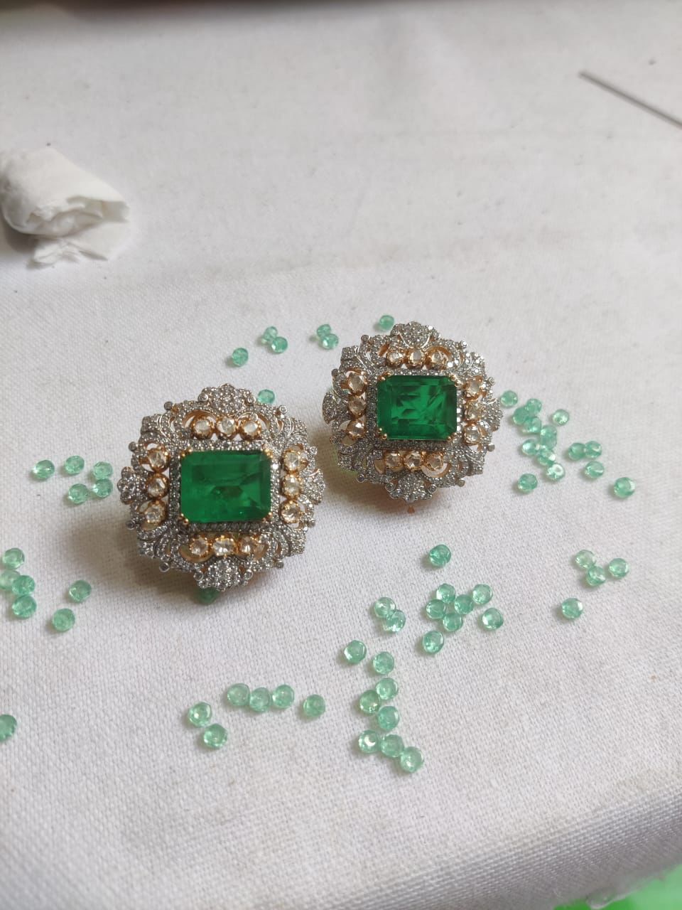 925 Silver Victorian Emerald Earring - Amrrutam