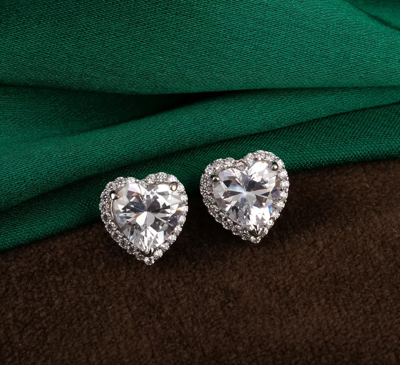 Heart Solitaire Halo earrings - Amrrutam