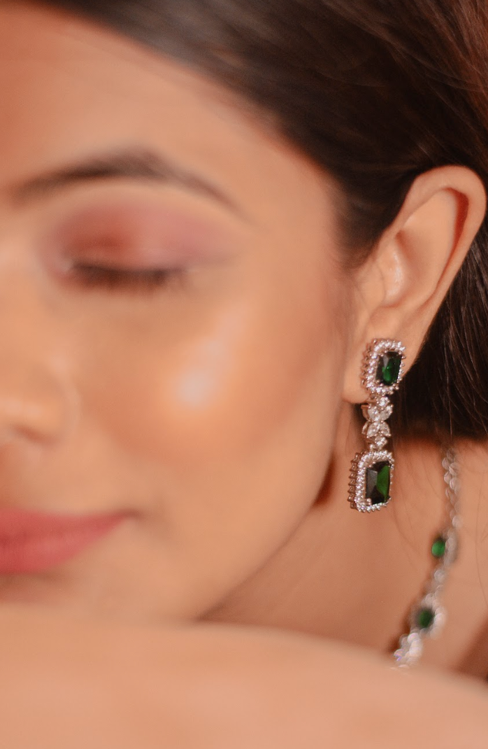 925 Silver Emerald Sqaure Drop Earrings - Amrrutam