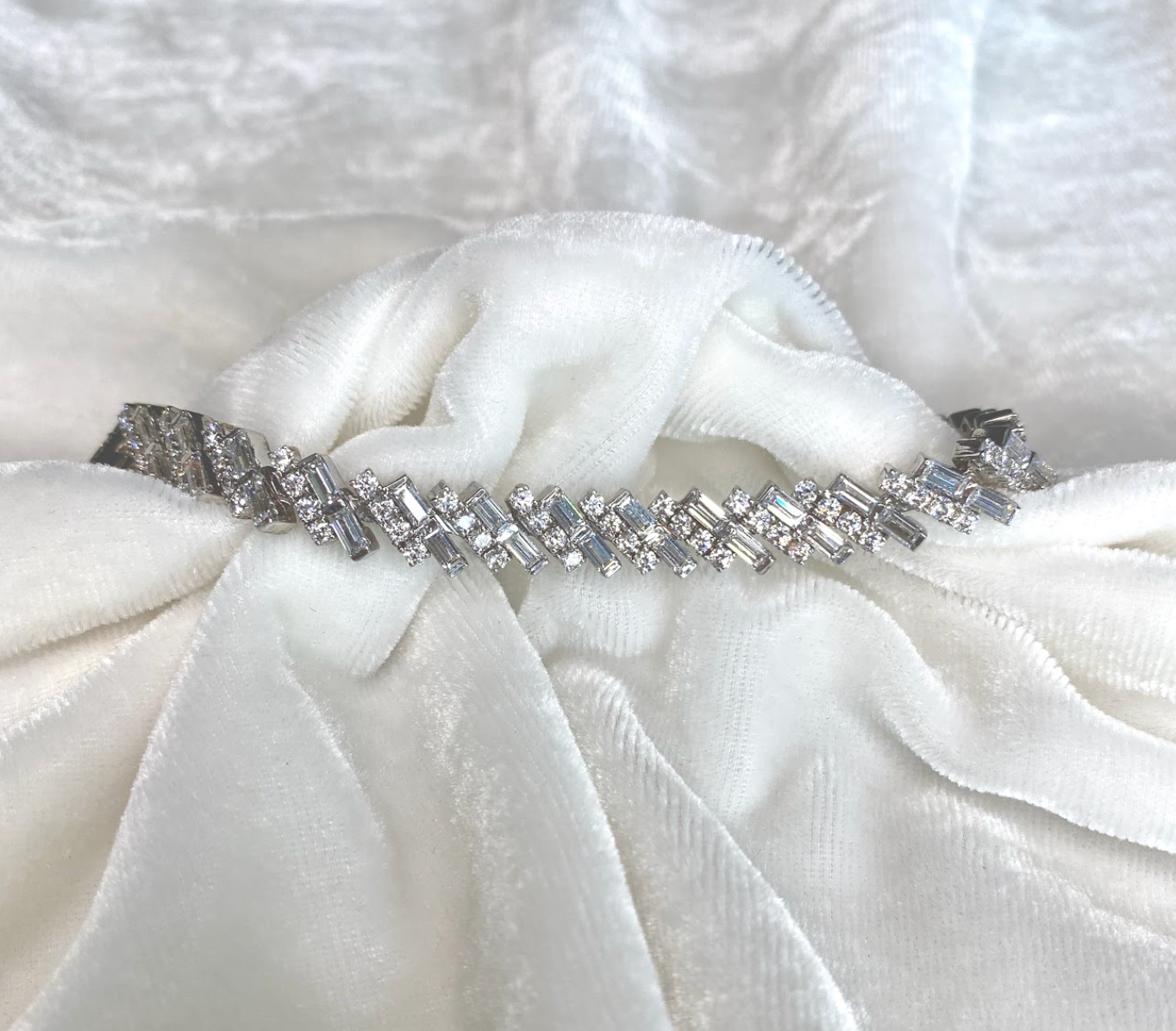 925 Silver Criss Cross Swarovski Bracelet - Amrrutam