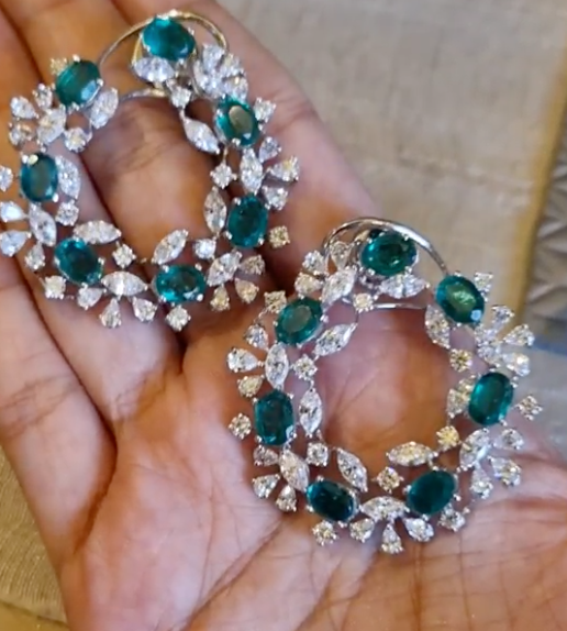 925 Silver Emerald Hoop Earring - Amrrutam