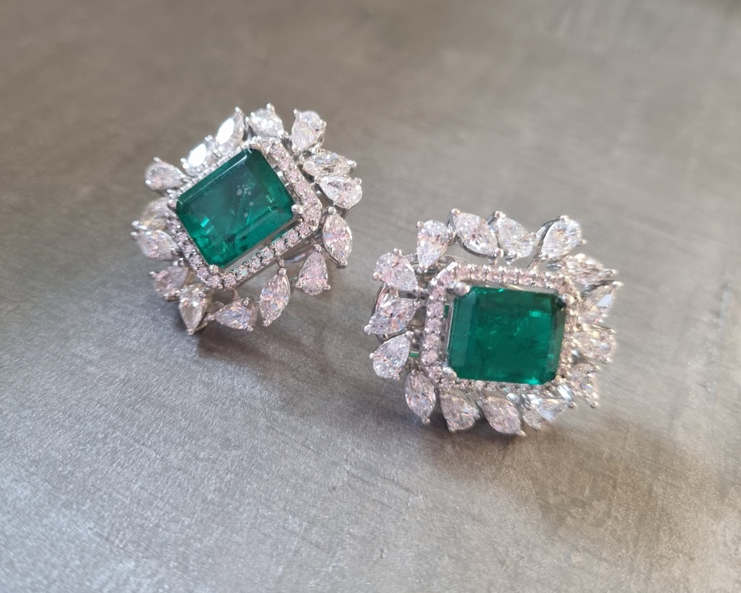 925 Silver Emerald CZ Stud Earrings - Amrrutam