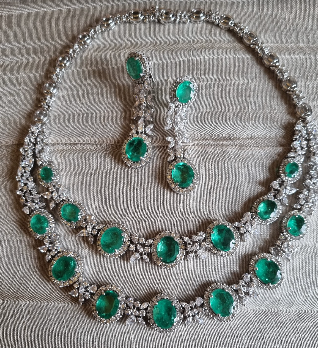 925 Silver Emerald CZ Necklace Set - Amrrutam