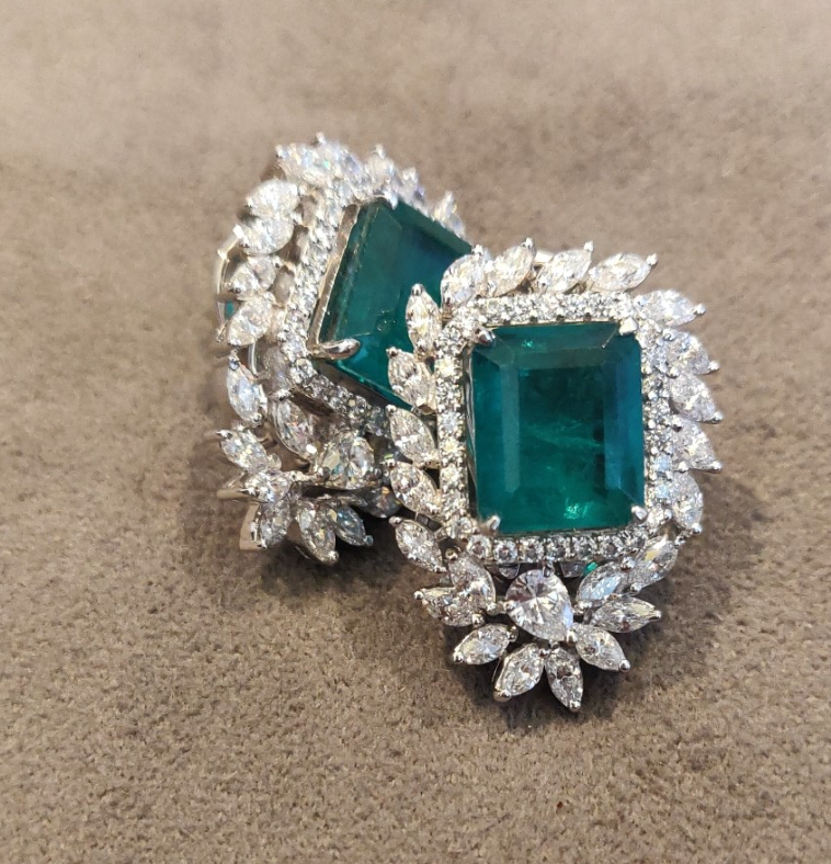 925 Silver Emerald Octo Stud Earring - Amrrutam