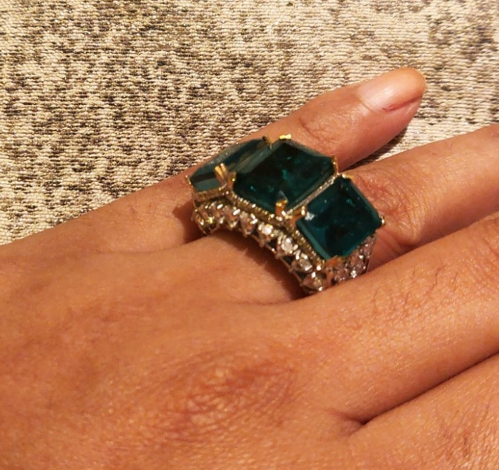 925 Silver Trio Emerald Ring - Amrrutam