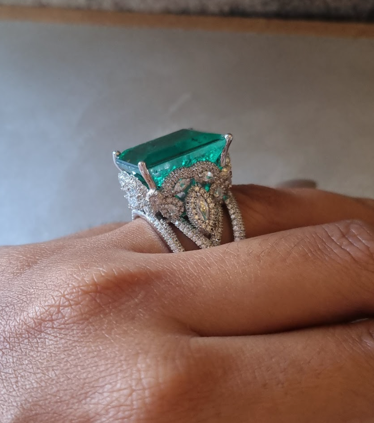 925 Silver Elevated Emerald CZ Ring - Amrrutam