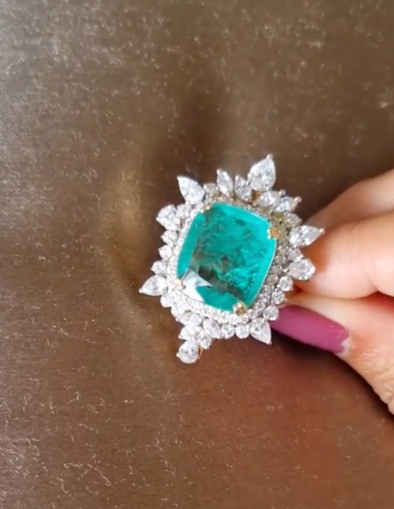 925 Silver Cushion Emerald Cocktail Ring - Amrrutam