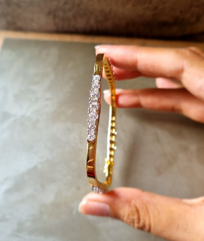 925 Silver Sqaure Diamond Bangle - Amrrutam