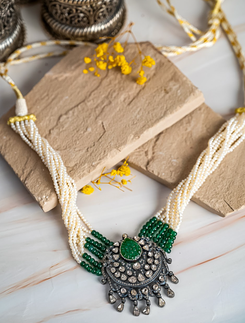 925 Silver Empress Zambian Emerald And Uncut Diamond Choker Necklace Set - Amrrutam