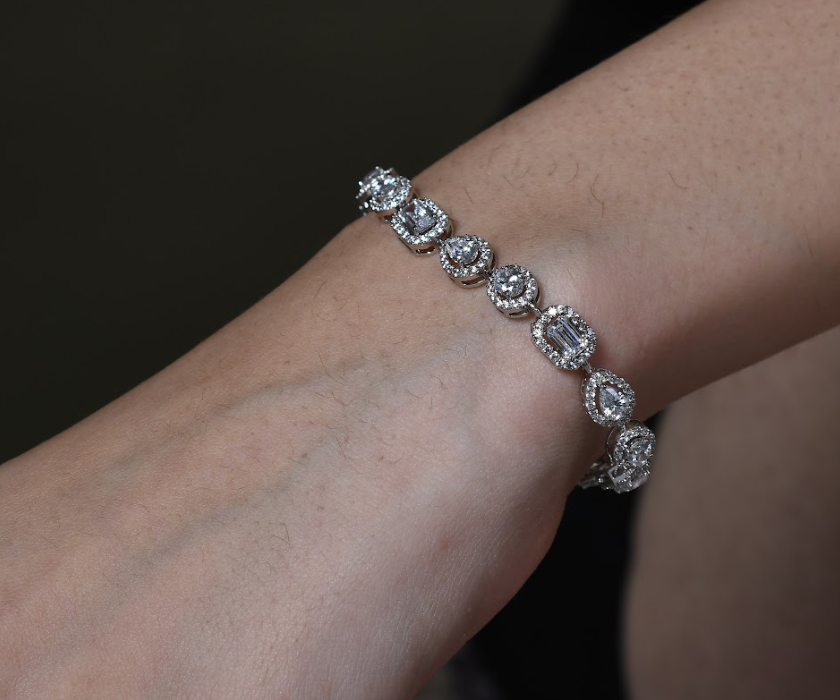 925 Silver Stylish Swarovski Bracelet - Amrrutam