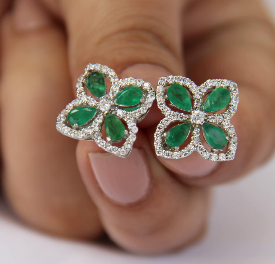 925 Silver Natural Emerald Stud Earrings - Amrrutam Jewellery