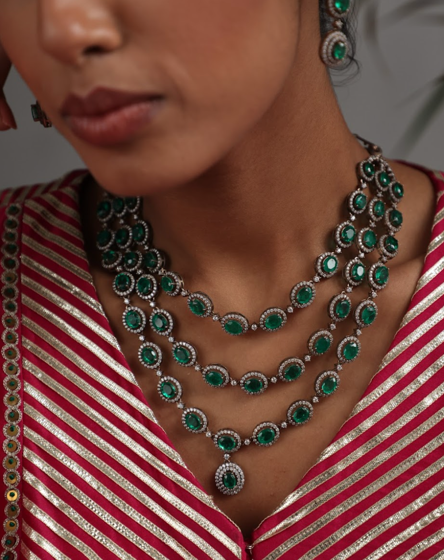 925 Silver Bavara Victorian Emerald Triple Layer Necklace Set - Amrrutam 