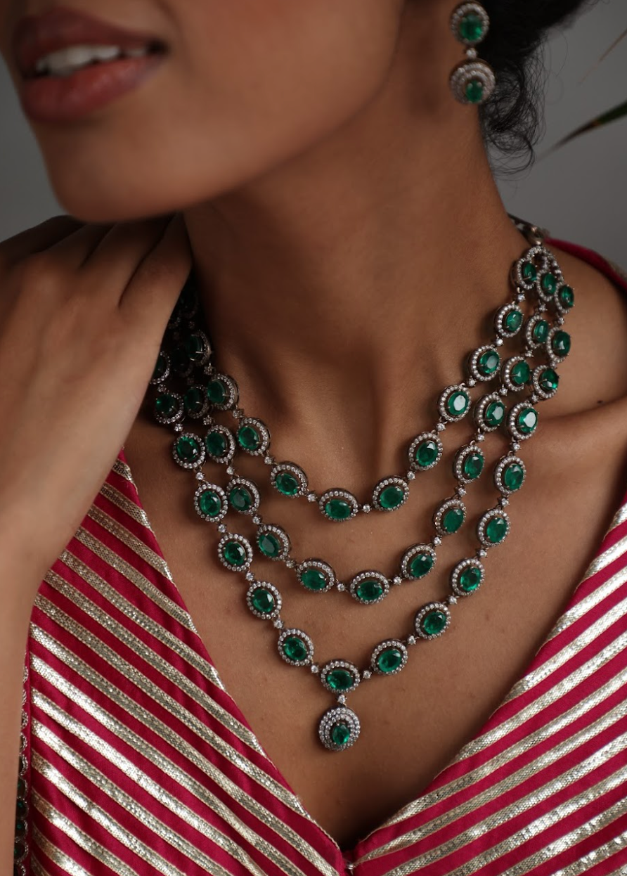 925 Silver Bavara Victorian Emerald Triple Layer Necklace Set - Amrrutam 