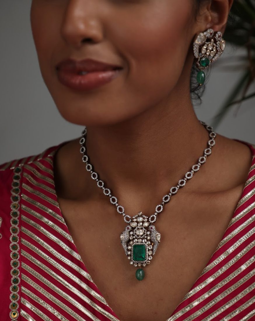 925 Silver Bavara Victorian Emerald Peacock Necklace Set - Amrrutam 