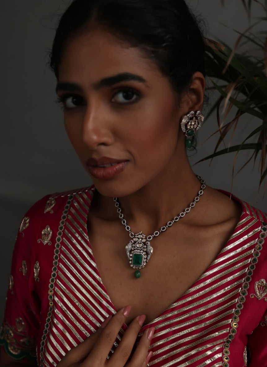 925 Silver Bavara Victorian Emerald Peacock Necklace Set - Amrrutam 