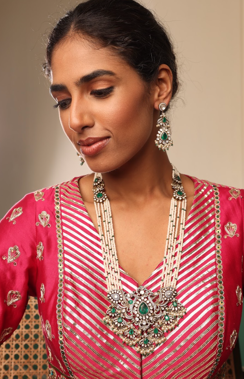 925 Silver Bavara Victorian Kevesya Emerald Necklace Set - Amrrutam 