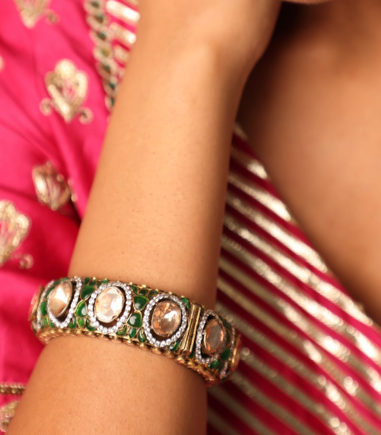 925 Silver Bavara Polki Emerald Bangle - Amrrutam 